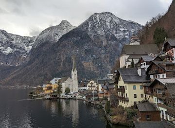 austria/hallstatt/landmark/weg-zur-kirche