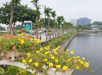 vietnam/hanoi/tay-ho-district/landmark/pho-di-bo-trinh-cong-son