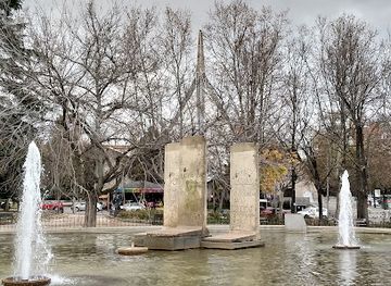 spain/madrid-community/landmark/remnants-of-the-berlin-wall