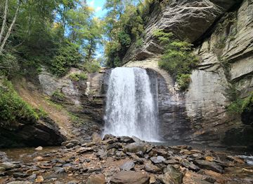 north-carolina/pisgah-national-forest/landmark/looking-glass-falls