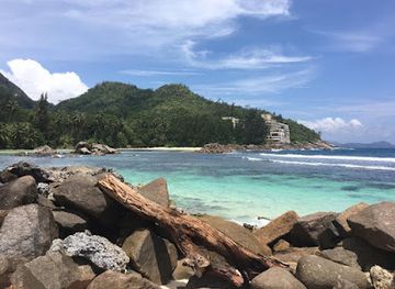 seychelles/ile-aux-vaches-marines/landmark/abandoned-mahe-beach-hotel