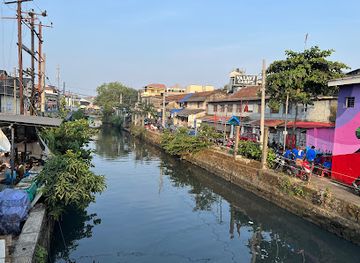 india/kochi/ernakulam/landmark/rainbow-hanging-bridge