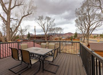 utah/torrey/landmark/chuck-wagon-lodge