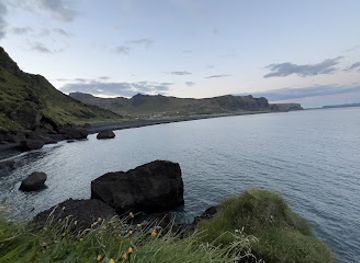 iceland/vík-í-mýrdal/landmark/minnisvaroi-fyrir-byska-sjomenn