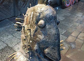 ukraine/tysovets/landmark/monument-of-smile