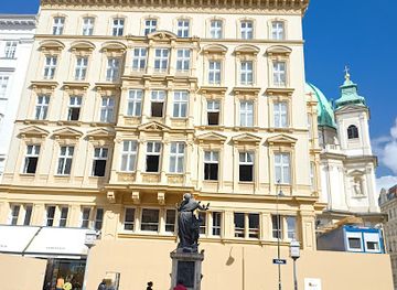 austria/vienna/josefstadt/landmark/josefsbrunnen