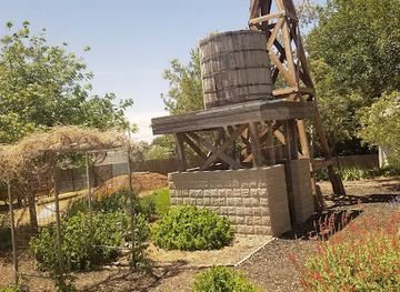 texas/permian-basin/landmark/white-pool-house