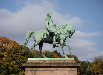 norway/akershus/landmark/karl-johan-monumentet