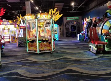 massachusetts/hyannis/landmark/ryan-s-ten-pin-eatery-arcade