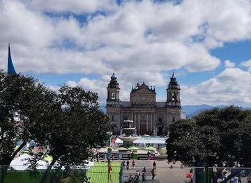 guatemala/guatemala-city/landmark/plaza-de-las-ninas-de-guatemala