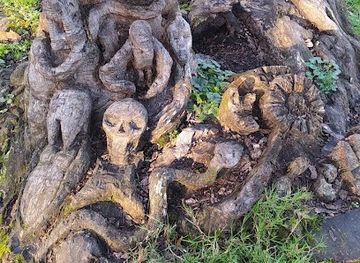 germany/cologne/sulz/landmark/baumschnitzerei-2