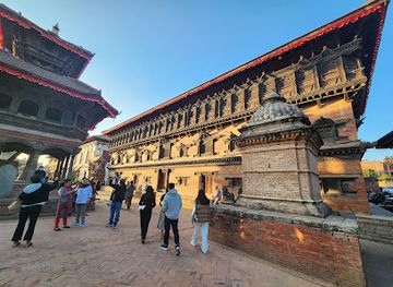 nepal/himalayan/landmark/55-window-palace