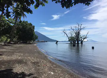Pantai Kastela