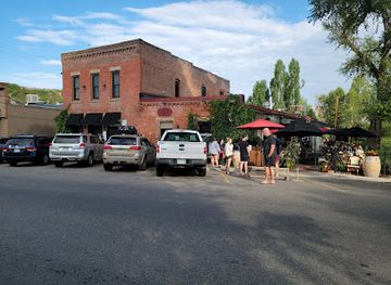 colorado/steamboat-springs/landmark/laundry-kitchen-cocktails