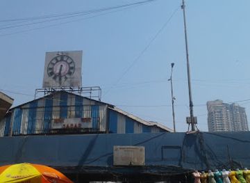 india/mumbai/dadar/landmark/old-railway-clock
