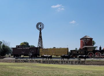 missouri/sedalia/landmark/trails-end-monument