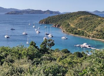 british-virgin-islands/norman-island/landmark/pirates-bight