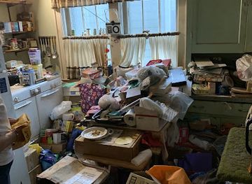 illinois/waukegan/landmark/balderdash-estate-sales