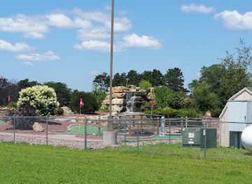 iowa/driftless-area/landmark/prairie-fun-land