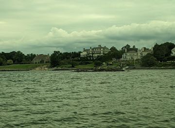 connecticut/greenwich-point-park/landmark/shell-island-tower