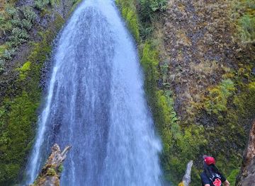 oregon/clackamas-county/landmark/wahkeena-falls