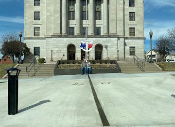 arkansas/texarkana/landmark/texas-state-line