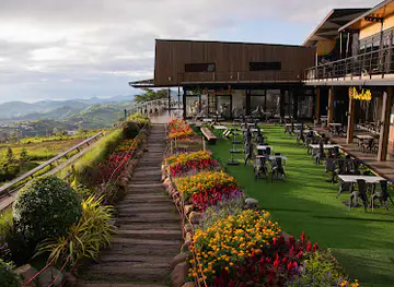 Pino Latte Restaurant & Cafe