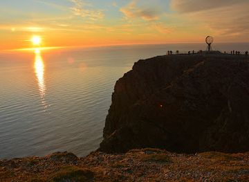 norway/nordkapp/landmark/midnight-sun-monument