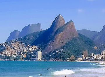brazil/rio-de-janeiro/ipanema/landmark/garota-de-ipanema