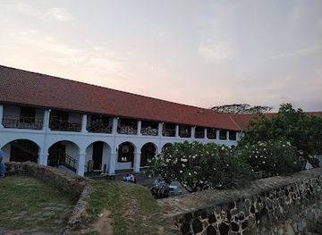sri-lanka/southern-province/landmark/parrot-rock