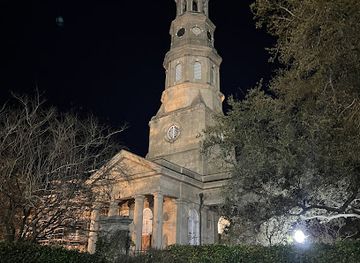 south-carolina/charleston-area-beaches/landmark/stories-in-the-cemetery