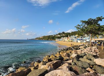 puerto-rico/aguadilla/landmark/rompeolas-beach-north