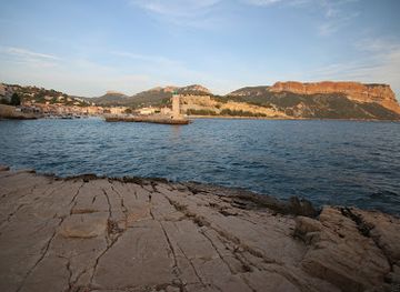 france/marseille-calanques/landmark/cassis-rock