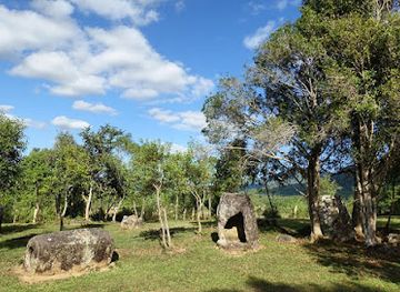 laos/southern-laos/landmark/plain-of-jars-site-3