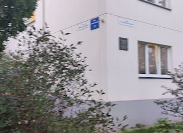 poland/krakow/podgorze/landmark/tablica-pamiatkowa-ks-wladyslaw-gurgacz