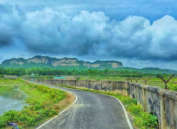 bangladesh/cox-s-bazar/marine-drive/landmark/teknaf-merin-drive