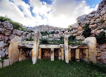 malta/xaghra/landmark/ggantija-temples-entrance