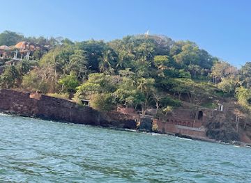 india/goa/candolim/landmark/dolphin-point