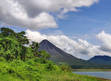 costa-rica/arenal-volcano-area/landmark/volcan-arenal-national-park-peninsula-area