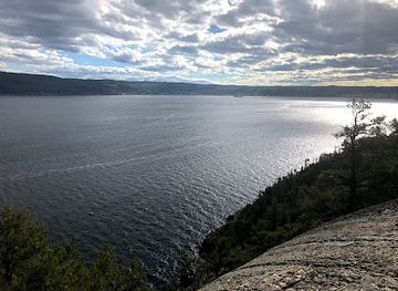 canada/saguenay-lac-saint-jean/landmark/baie-des-ha-ha