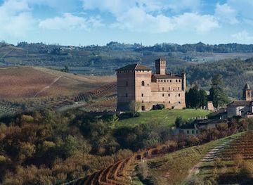 italy/piedmont/landmark/castle-of-grinzane-cavour