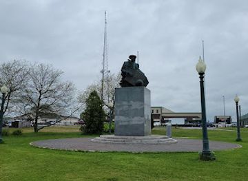 massachusetts/new-bedford/landmark/prince-henry-the-navigator-monument
