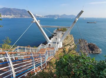 south-korea/busan-beaches/landmark/songdo-yonggung-suspension-bridge