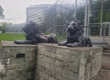 poland/gliwice/landmark/fryderyk-chopin-przy-pianinie-wykonany-z-kwiatow