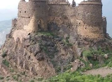 yemen/hababah-village/landmark/alkarabh-village