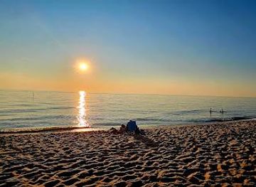 michigan/holland/landmark/oval-beach