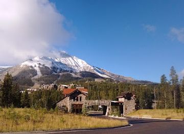 montana/big-sky/landmark/spirit-of-the-north-sled-dog
