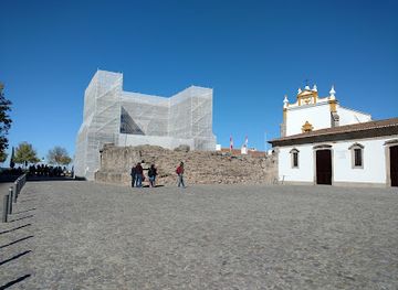 portugal/alentejo-coast/landmark/templo-romano-evora