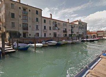 italy/venice/landmark/cannaregio-canal