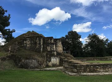 guatemala/western-highlands/landmark/sitio-arqueologico-iximche